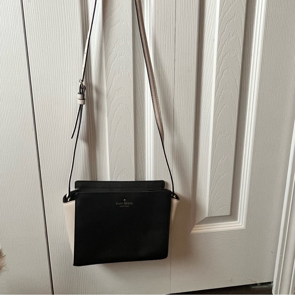 Kate Spade Grand Street Hayden/ Black and White leather / Crossbody